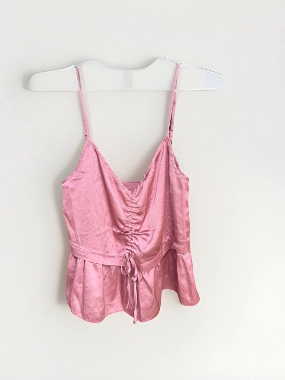 A&F pink‎ satin cami tank top features a ruched bodice w/ drawstring detail